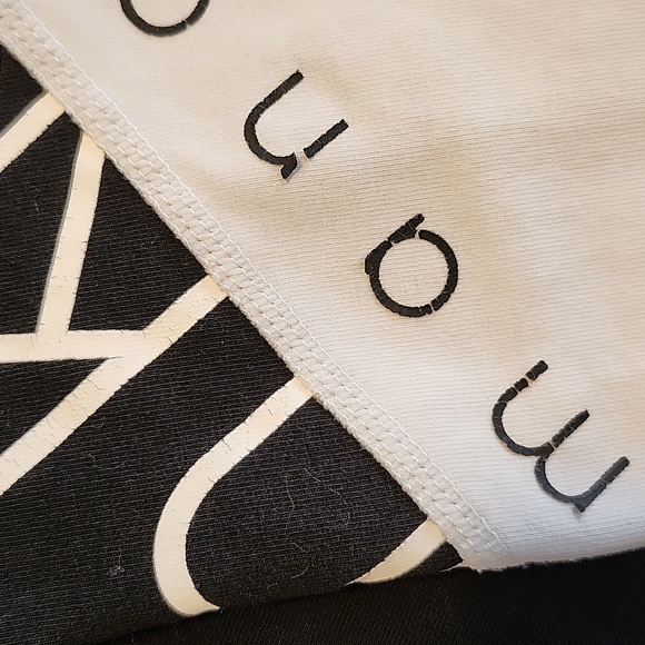 Calvin Klein Performance Stretch Cropped Leggings - Picture 11 of 11